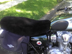 Kawasaki W 800 2011- Black Sheepskin Motorcycle Seat Cover